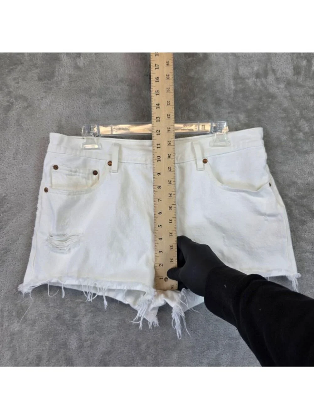 Levi's 501 Premium Shorts Womens W32 White Denim Cutoff Button Fly Frayed Hem
